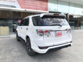 Bán Toyota Fortuner 2.7V 4x2 AT TRD 2015 trắng 48.000km, xe của gia đình