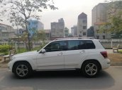 Cần bán Mercedes GLK300 đời 2012, trắng nội thất đen