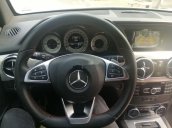 Cần bán Mercedes GLK300 đời 2012, trắng nội thất đen