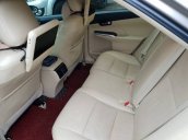 Cần bán Toyota Camry năm 2015, màu vàng