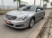 Cần bán xe Nissan Teana năm sản xuất 2010, màu bạc, nhập khẩu