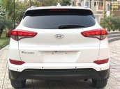 Bán xe Hyundai Tucson 2.0 AT sản xuất năm 2019, màu trắng giá cạnh tranh