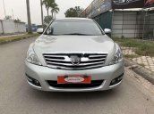 Cần bán xe Nissan Teana năm sản xuất 2010, màu bạc, nhập khẩu