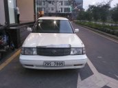 Cần bán Toyota Crown sản xuất 1995, màu trắng, xe nhập giá cạnh tranh