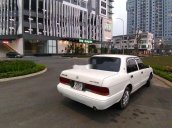 Cần bán Toyota Crown sản xuất 1995, màu trắng, xe nhập giá cạnh tranh