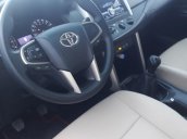 Bán ô tô Toyota Innova sản xuất 2017, màu xám