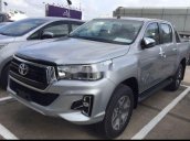 Bán Toyota Hilux sản xuất 2019, màu bạc ít sử dụng, giá tốt