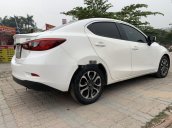 Cần bán gấp Mazda 2 2016, màu trắng còn mới, 450tr