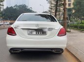 Cần bán Mercedes C200 sản xuất 2017, màu trắng