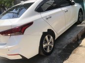 Bán xe Hyundai Accent năm sản xuất 2019, màu trắng chính chủ, giá tốt