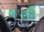 Bán xe Hyundai Accent năm sản xuất 2019, màu trắng chính chủ, giá tốt