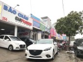 Cần bán gấp Mazda 3 AT sản xuất 2015, màu trắng 