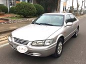 Bán xe Toyota Camry 2002, màu hồng