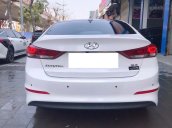 Cần bán gấp Hyundai Elantra năm sản xuất 2017, màu trắng