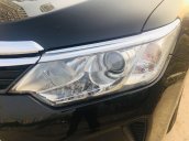 Cần bán lại xe Toyota Camry 2.0E năm sản xuất 2017, màu đen, 820tr