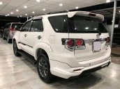 Cần bán lại xe Toyota Fortuner năm sản xuất 2016, màu trắng xe gia đình