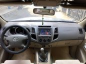 Bán Toyota Fortuner G đời 2011, màu bạc còn mới