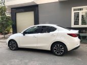 Cần bán lại xe Mazda 2 đời 2016, màu trắng số tự động