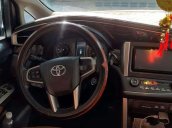 Cần bán lại xe Toyota Innova đời 2018, màu trắng
