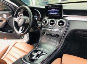 Trúc Anh Auto cần bán gấp Mercedes GLC 300 sản xuất năm 2017, màu bạc