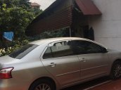 Cần bán xe Toyota Vios đời 2013, màu bạc