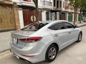 Bán ô tô Hyundai Elantra sản xuất năm 2018, màu bạc chính chủ