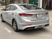 Bán ô tô Hyundai Elantra sản xuất năm 2018, màu bạc chính chủ