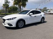 Cần bán gấp Mazda 3 đời 2015, màu trắng, chính chủ 