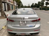 Bán ô tô Hyundai Elantra sản xuất năm 2018, màu bạc chính chủ