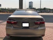 Cần bán gấp Toyota Camry đời 2018, màu nâu vàng