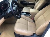 Cần bán Kia Sedona 2.2L DATH năm sản xuất 2018, màu trắng số tự động