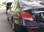 Bán Mercedes E300 AMG sản xuất 2019, màu xanh lam