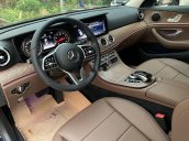 Bán Mercedes E200 năm sản xuất 2019, màu đen, xe như mới