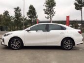 Bán xe Kia Cerato sản xuất năm 2019, màu trắng, nhập khẩu  