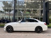 Cần bán lại xe Mercedes C300 AMG đời 2016, màu trắng