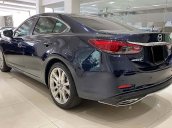 Bán xe Mazda 6 2.0L Premium sản xuất năm 2017, màu xanh lam, chính chủ 