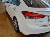 Cần bán gấp Kia Cerato đời 2017, màu trắng, 445 triệu