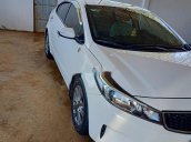 Cần bán gấp Kia Cerato đời 2017, màu trắng, 445 triệu