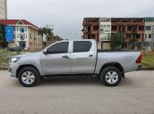 Cần bán xe Toyota Hilux E sản xuất năm 2018, màu bạc, xe nhập