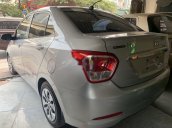 Cần bán gấp Hyundai Grand i10 đời 2016, màu bạc, nhập khẩu nguyên chiếc, giá tốt