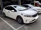 Cần bán Kia Cerato MT đời 2017, màu trắng, 458 triệu