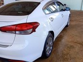 Cần bán gấp Kia Cerato đời 2017, màu trắng, 445 triệu