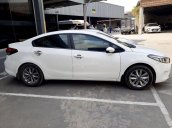 Cần bán Kia Cerato MT đời 2017, màu trắng, 458 triệu