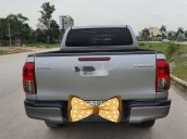 Cần bán xe Toyota Hilux E sản xuất năm 2018, màu bạc, xe nhập