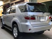 Bán Toyota Fortuner 2.5G năm 2011, màu bạc, xe còn mới