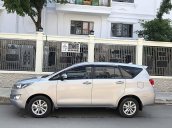 Cần bán Toyota Innova đời 2018, màu bạc số sàn