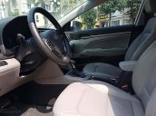 Bán xe Hyundai Elantra 1.6AT đời 2016, màu trắng