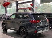 Mitsubishi Outlander 2020 chỉ từ 825tr, ưu đãi tiền mặt + quà tặng giá trị đến 70tr, hỗ trợ vay 80%