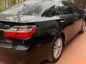 Cần bán Toyota Camry 2.0E đời 2018, màu đen chính chủ