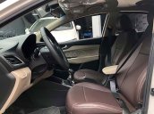Cần bán xe Hyundai Accent MT sản xuất năm 2018, màu trắng
